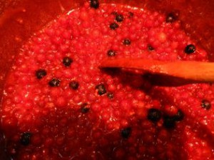 Schwarze Farbtupfer
