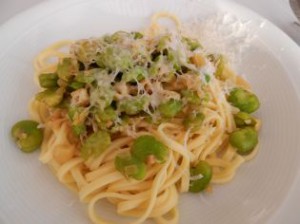 Pasta mit Safran und Fave.