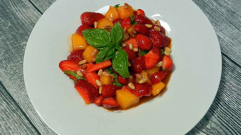 ine Sache: Erdbeer-Mango-Salat