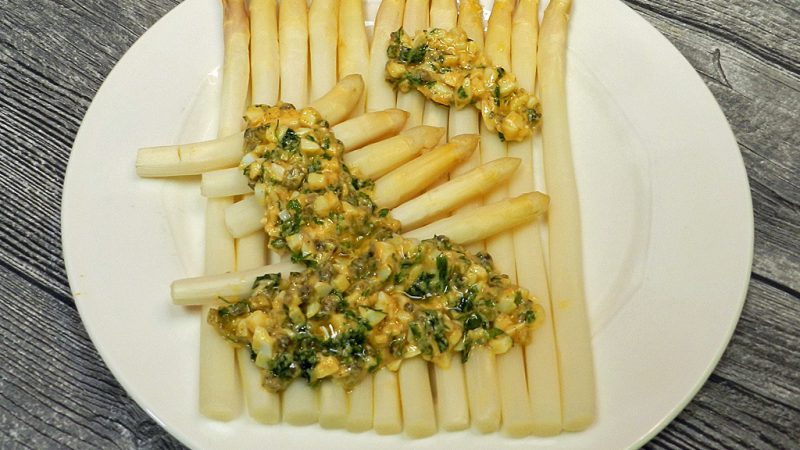 Spargel mit Sauce Gribiche