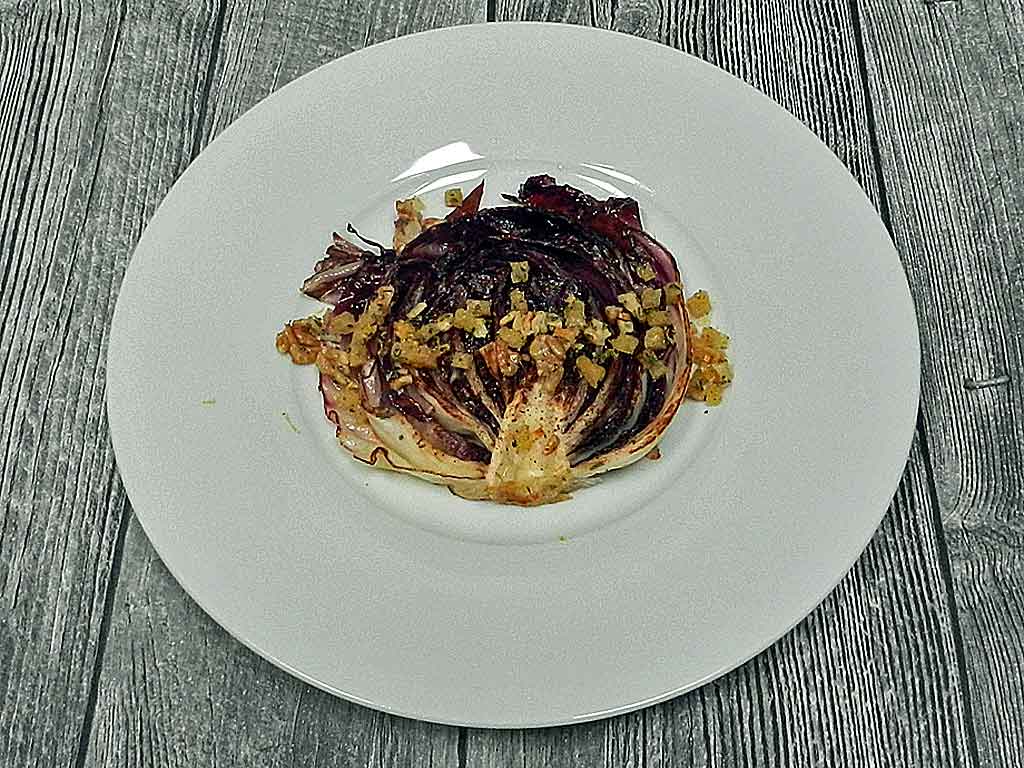 Gebratener Radicchio mit Pangrattato.