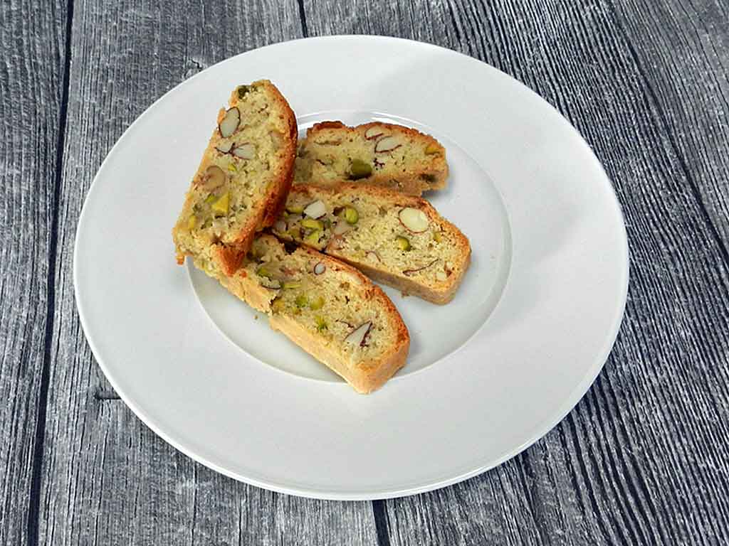 Feine Knabberei: Biscotti mit Nüssen, Mandeln und Pistazien.