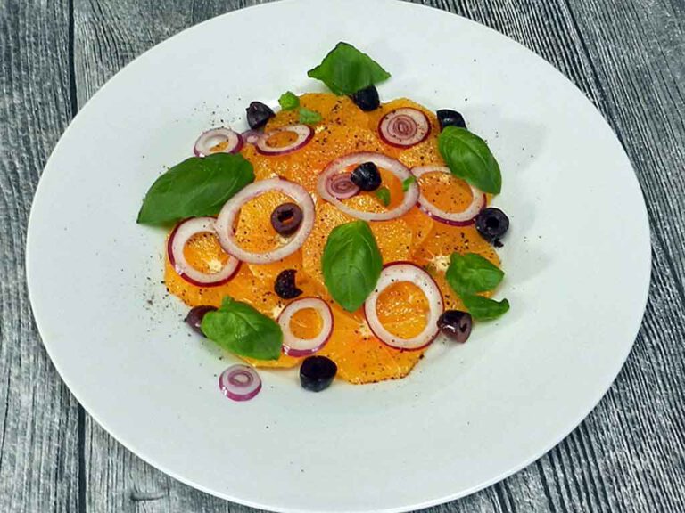 Orangensalat mit Zwiebeln und Oliven – mediterrane Kochgesellschaft ...
