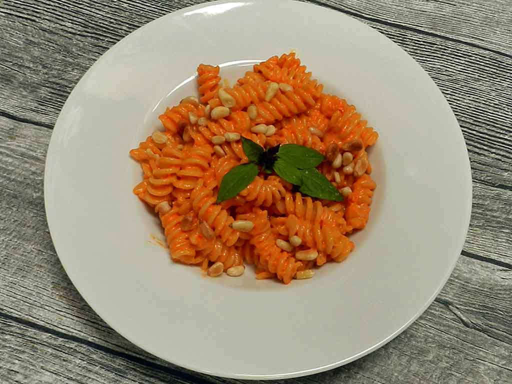 Fusilli mit Paprika-Pesto