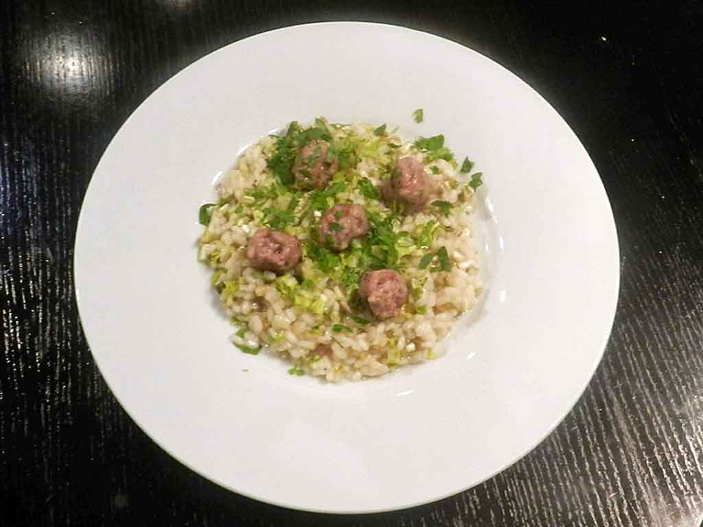 Bitter und süß_ Risotto mit Salsiccia.