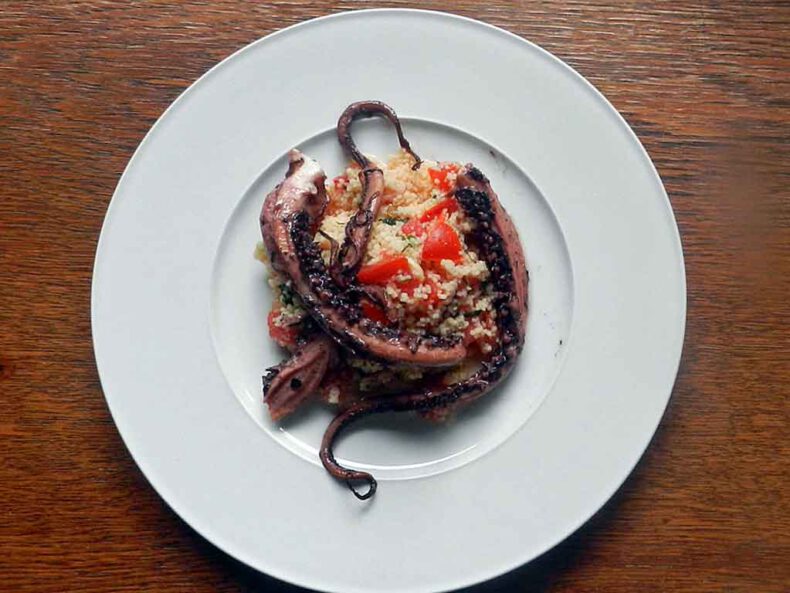 Gebratener Oktopus mit Taboulé – mediterrane Kochgesellschaft 2000 e.V.