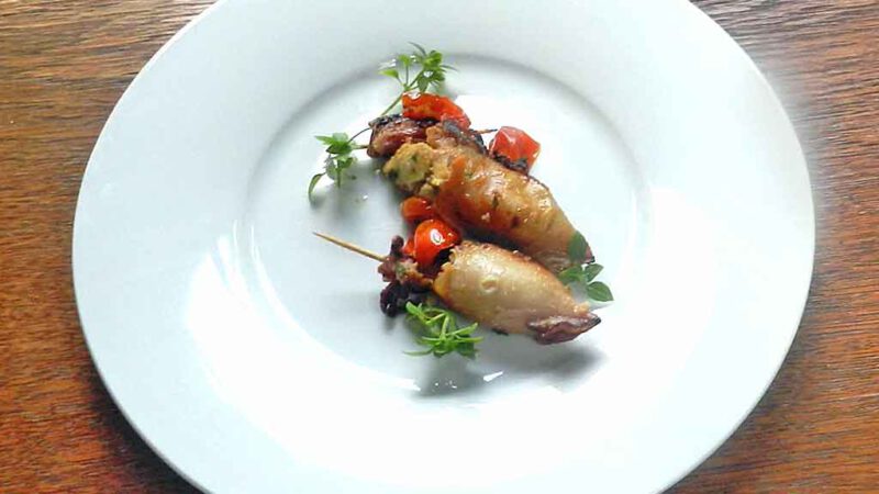 Appetithappen: Calamari gefüllt mit Salsiccia.