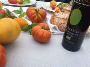 Viel Gemüse, Obst und Olivenöl.