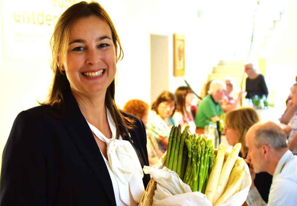 Mit Eliette von Gemmingen auf Benimm-Kurs.