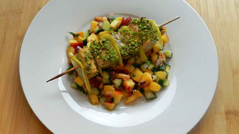 Heiße-Tage-Essen: die mediterrane Kochgesellschaft empfiehlt Pfirsich-Salsa.