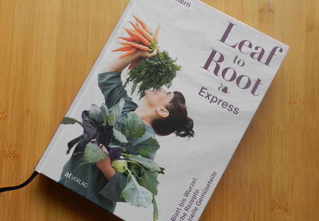 Esther Kern beschäftigt sich mit Gemüse.